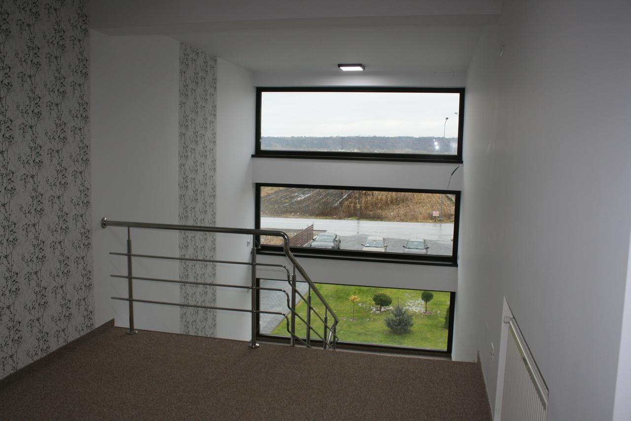 Riana Hotel Adjud Exterior photo