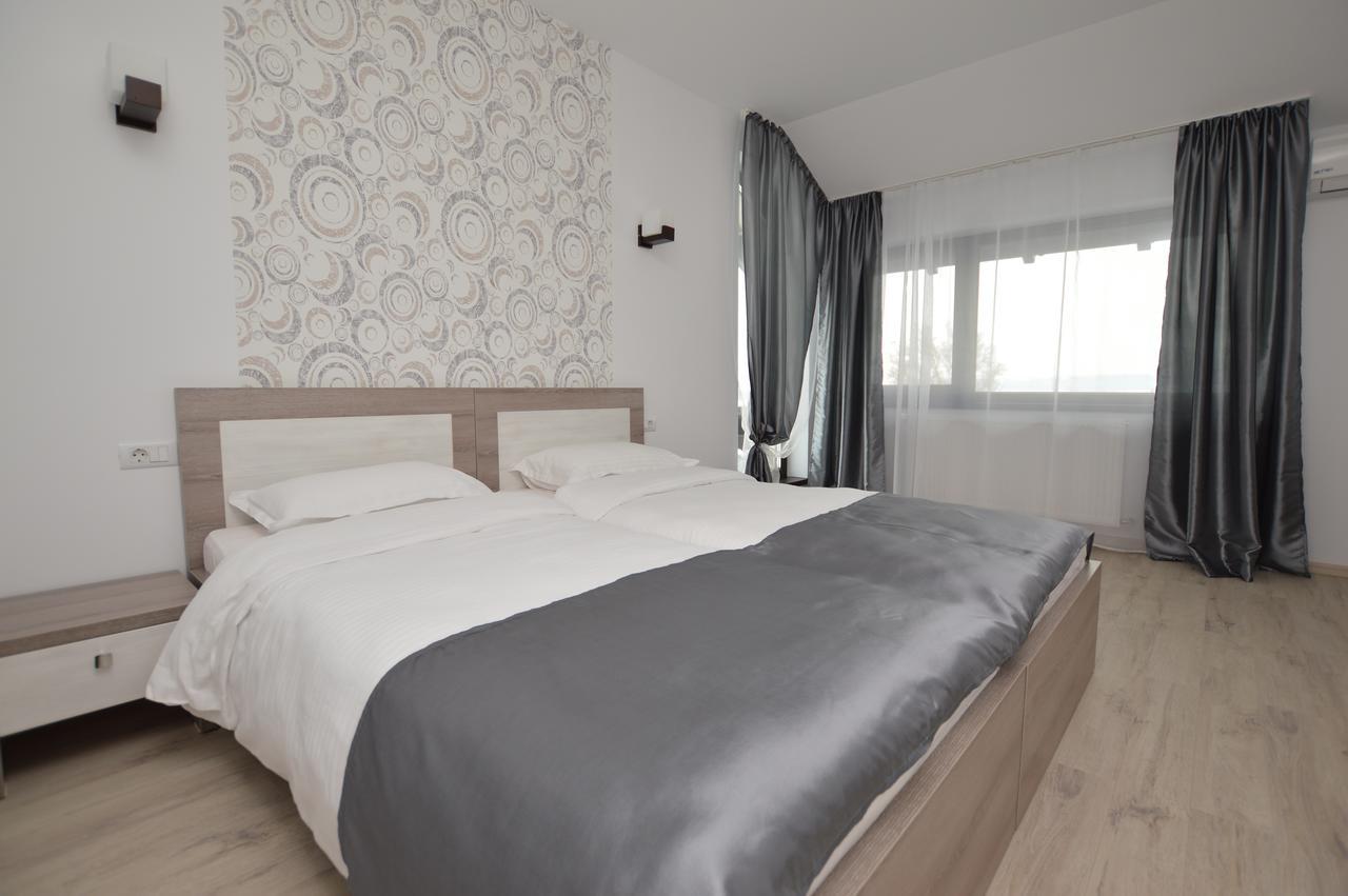 Riana Hotel Adjud Exterior photo